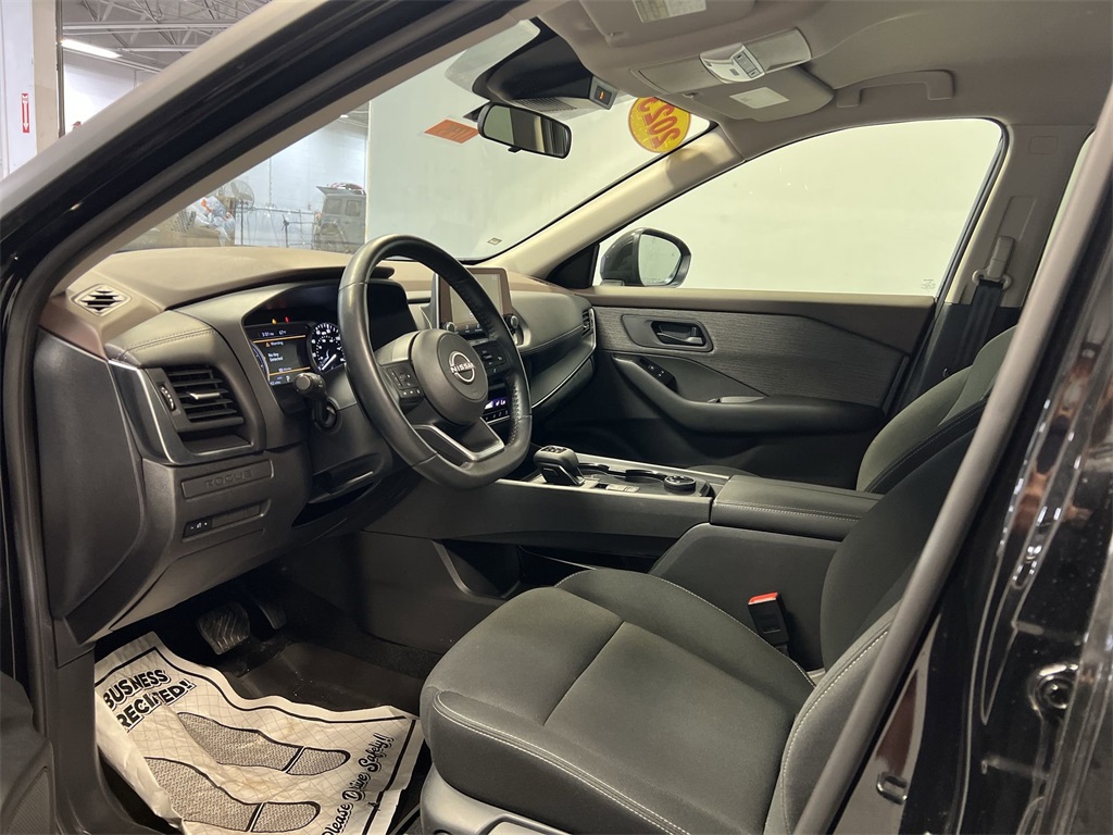 Vehicle image 10 of 30