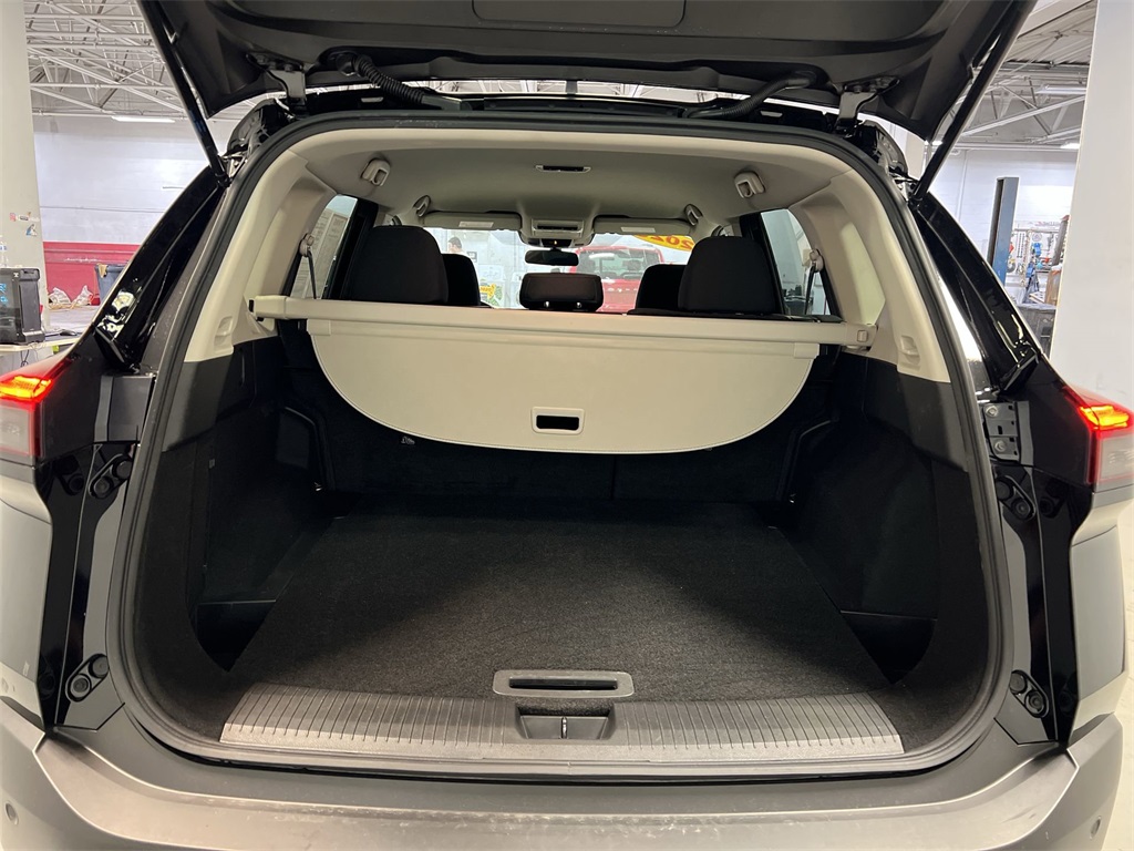 Vehicle image 22 of 30