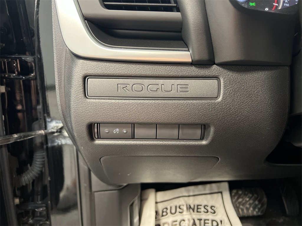 Vehicle image 16 of 30