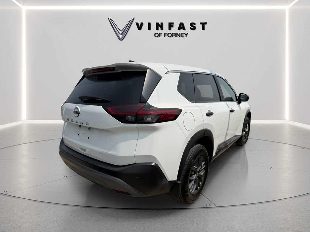 2023 Nissan Rogue S Image 2 of 36