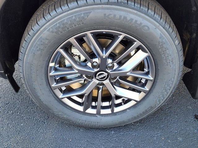 Vehicle image 10 of 27