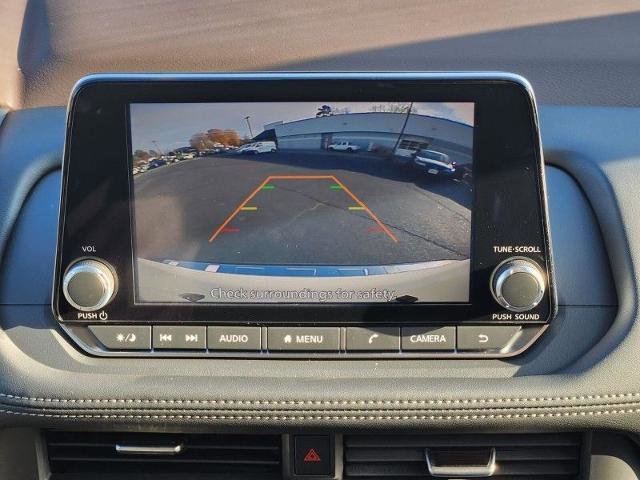 Vehicle image 19 of 27