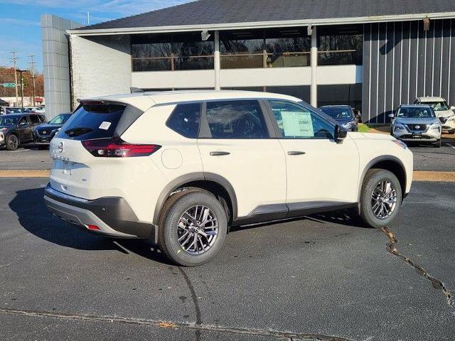 Vehicle image 4 of 27