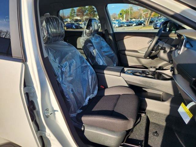 Vehicle image 22 of 27