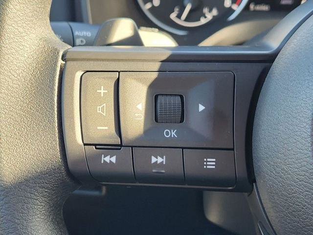 Vehicle image 16 of 27