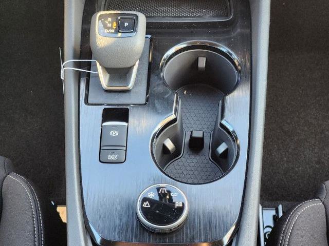 Vehicle image 21 of 27