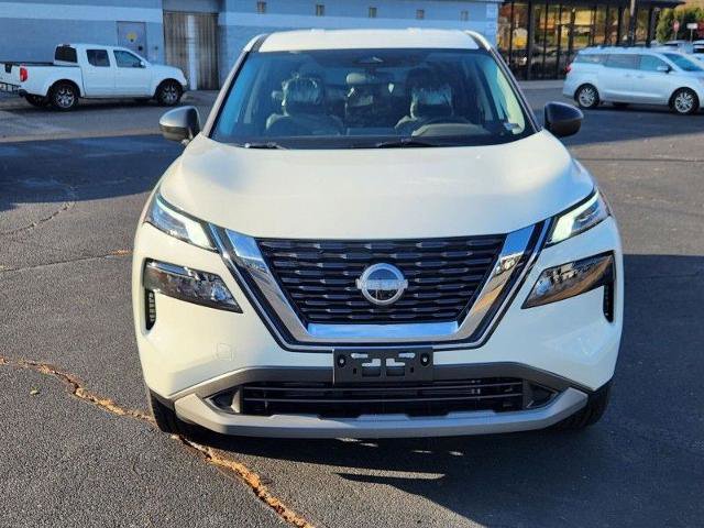 Vehicle image 9 of 27