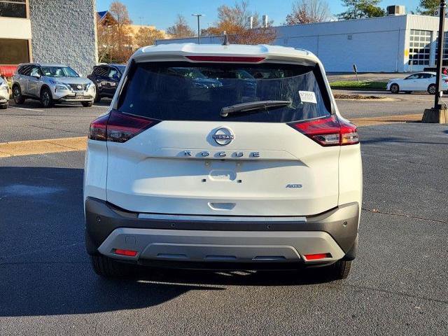 Vehicle image 5 of 27