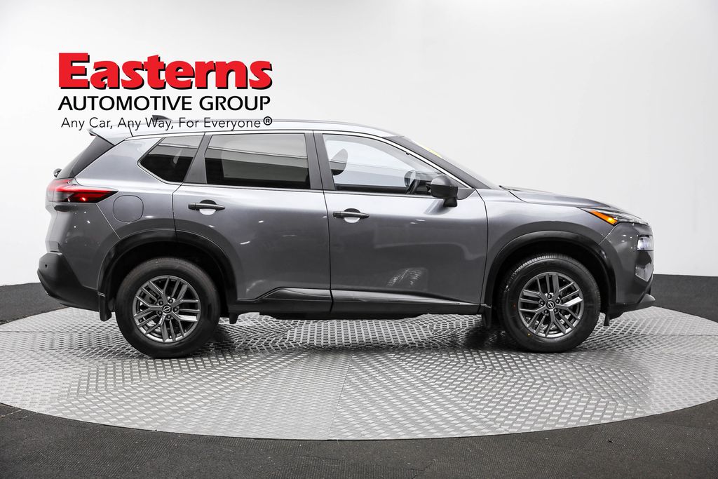 Vehicle image 17 of 61