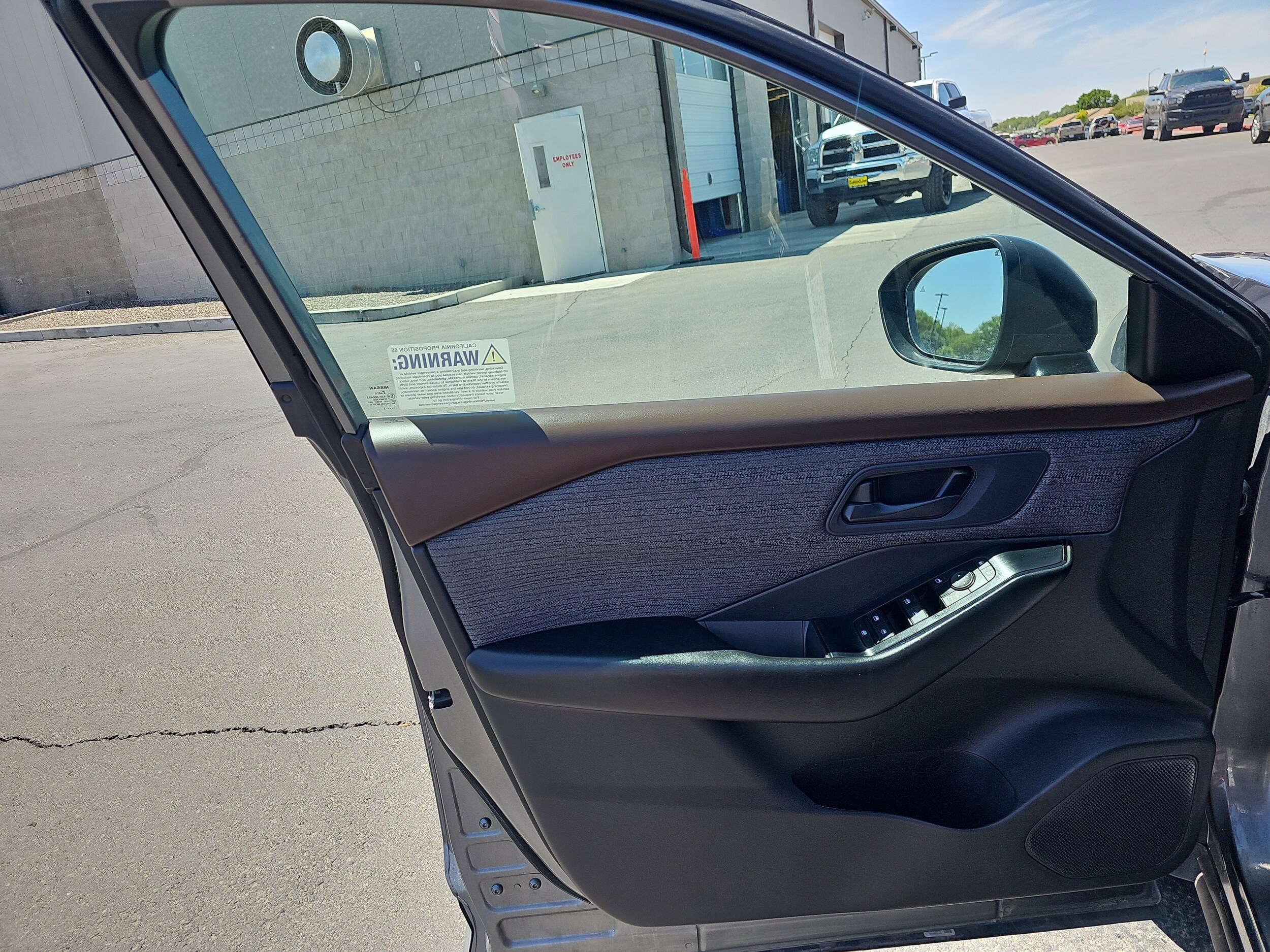 Vehicle image 24 of 30