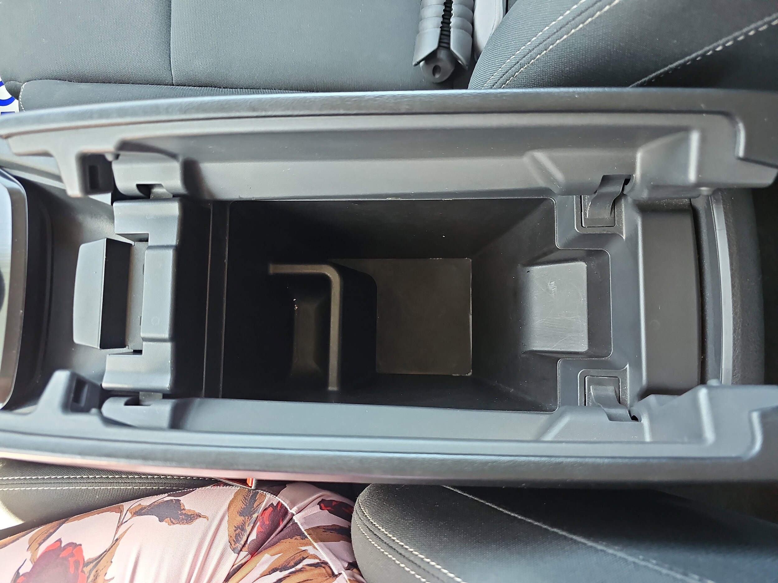 Vehicle image 25 of 30