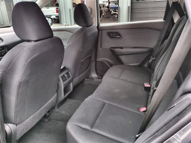 Vehicle image 14 of 37