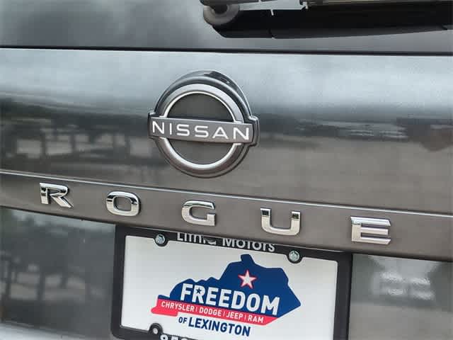 Vehicle image 33 of 37