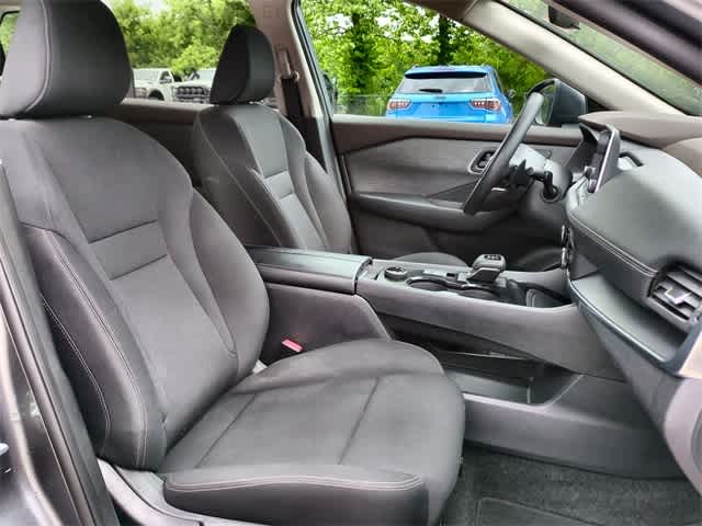 Vehicle image 17 of 37