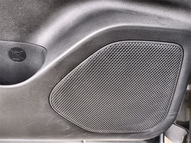 Vehicle image 35 of 37