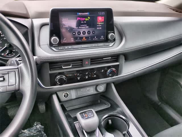 Vehicle image 27 of 37
