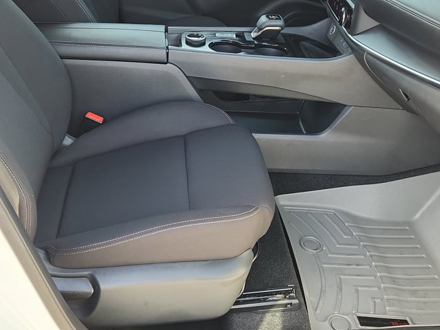 2023 Nissan Rogue S Image 10 of 24