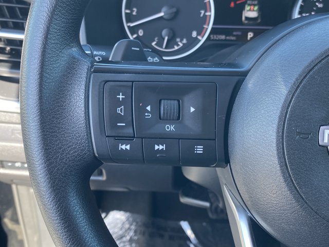Vehicle image 17 of 30
