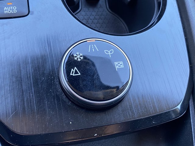 Vehicle image 26 of 30