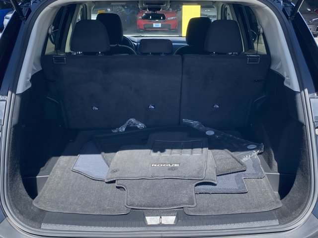Vehicle image 12 of 30