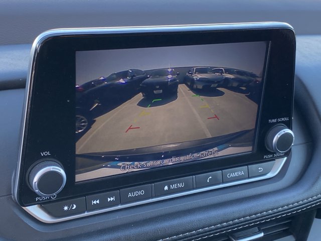 Vehicle image 21 of 30
