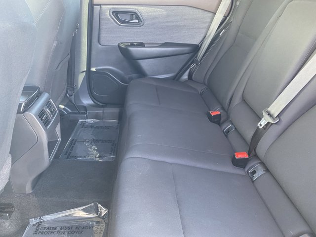 Vehicle image 13 of 30