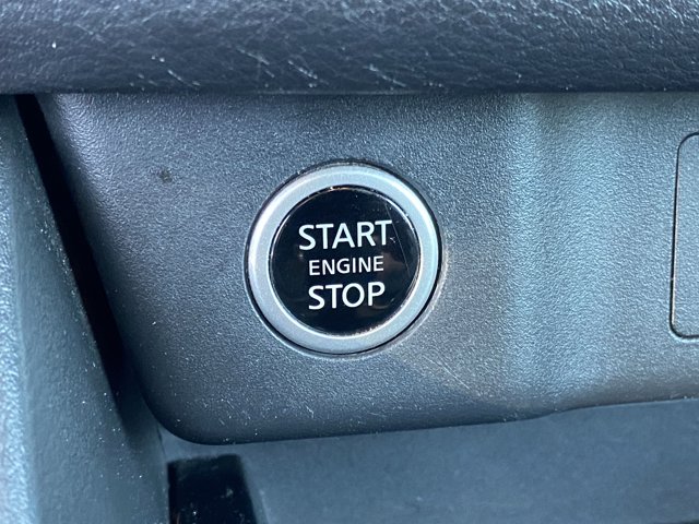 Vehicle image 25 of 30