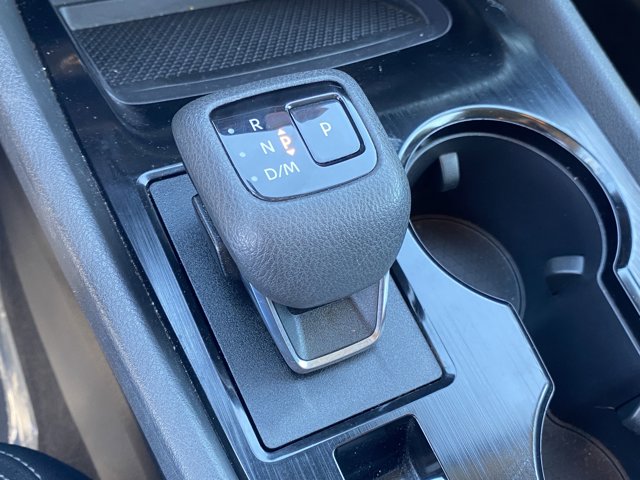 Vehicle image 24 of 30