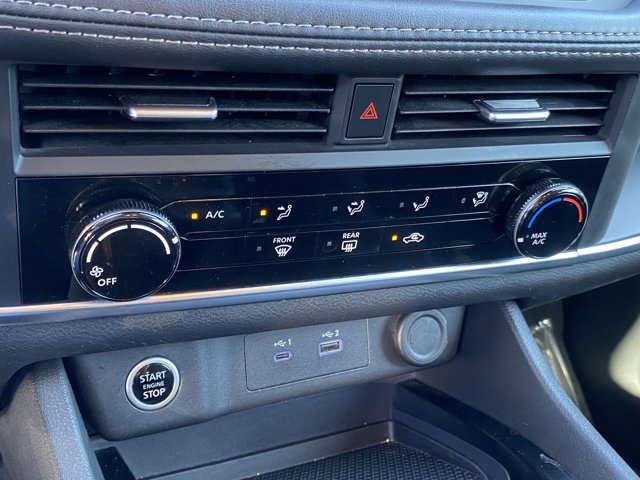 Vehicle image 22 of 30