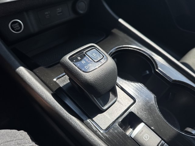Vehicle image 23 of 33