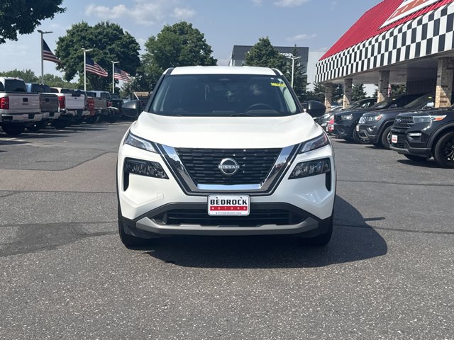 Vehicle image 2 of 33