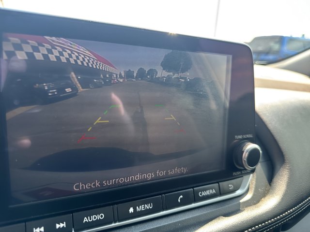 Vehicle image 22 of 33