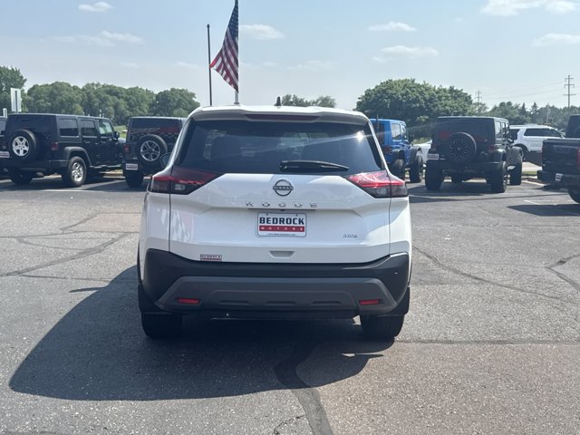 Vehicle image 6 of 33