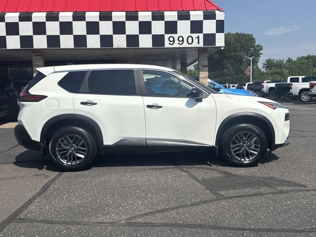 Vehicle image 4 of 33