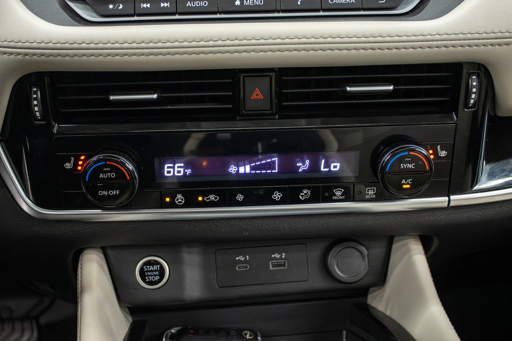 Vehicle image 22 of 28