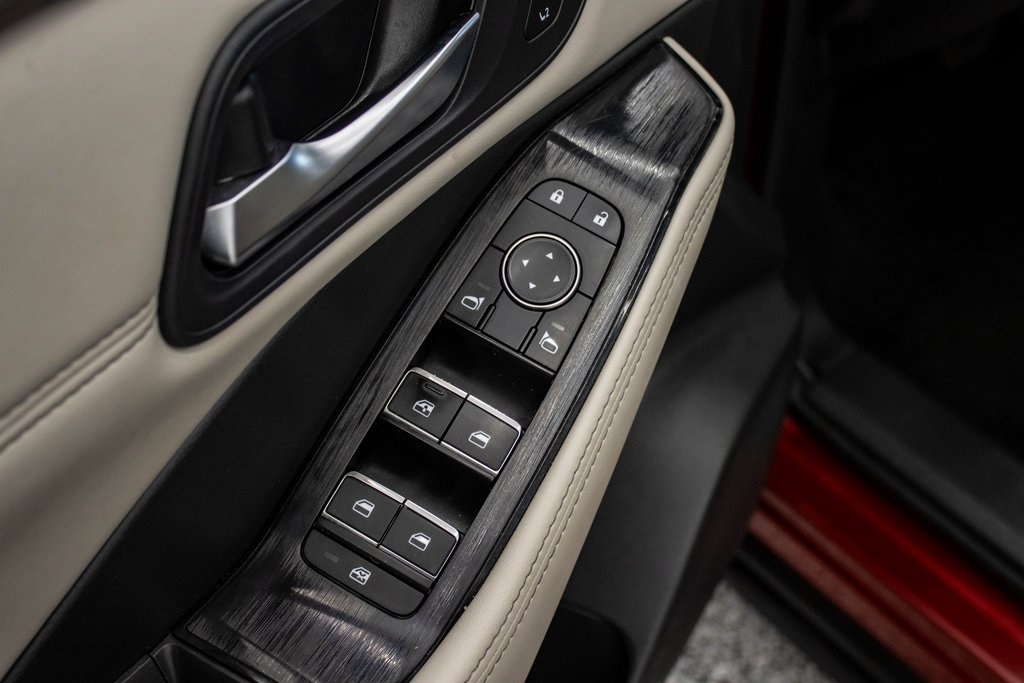 Vehicle image 11 of 28