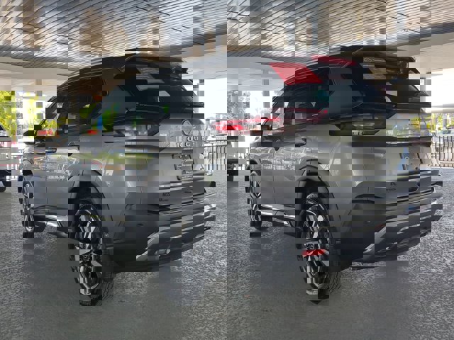 Vehicle image 6 of 29