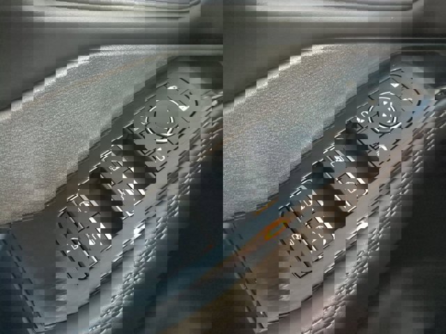 Vehicle image 24 of 29