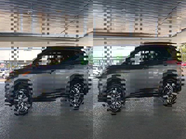 Vehicle image 7 of 29