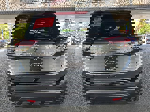 Vehicle image 9 of 29