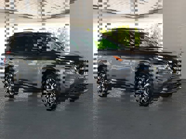Vehicle image 4 of 29