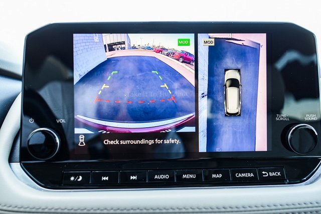 2023 Nissan Rogue SL Image 24 of 35