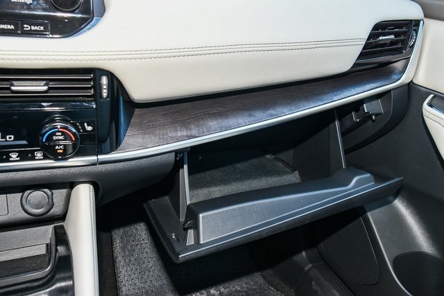 2023 Nissan Rogue SL Image 33 of 35