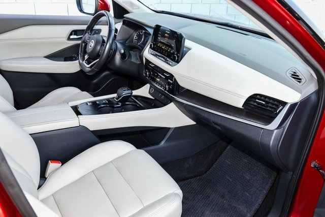 2023 Nissan Rogue SL Image 21 of 35