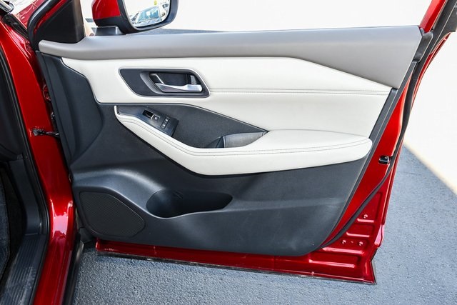 2023 Nissan Rogue SL Image 28 of 35