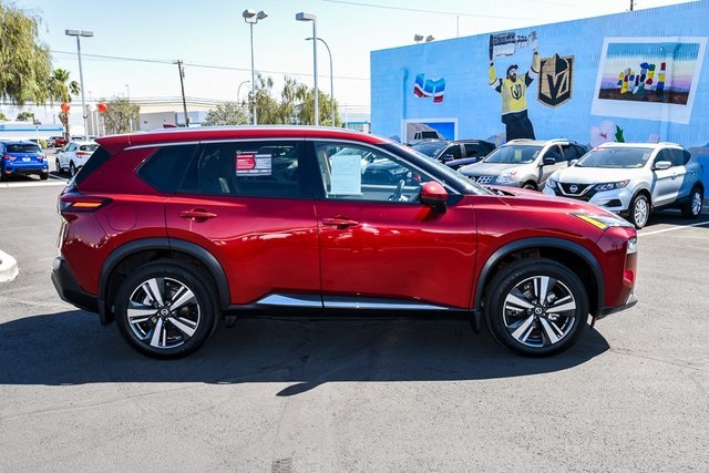 2023 Nissan Rogue SL Image 5 of 35