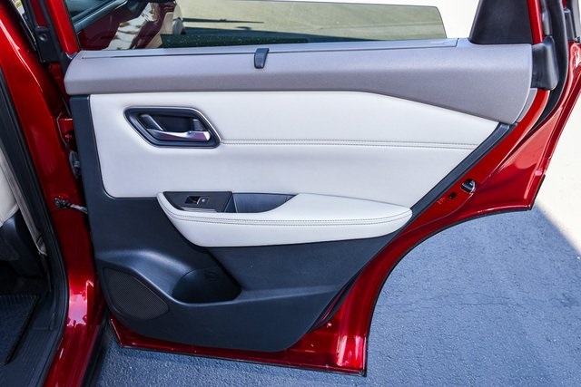 2023 Nissan Rogue SL Image 30 of 35