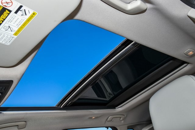 2023 Nissan Rogue SL Image 32 of 35