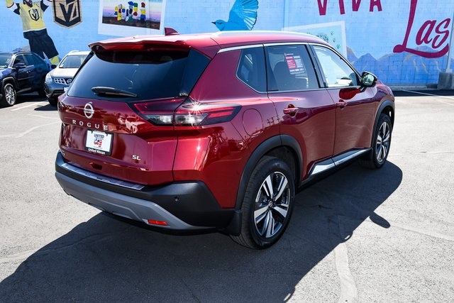 2023 Nissan Rogue SL Image 6 of 35