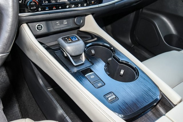 2023 Nissan Rogue SL Image 26 of 35